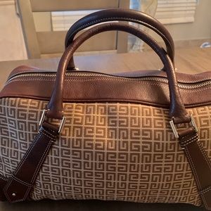 Classic Givenchy designer purse. Like new.